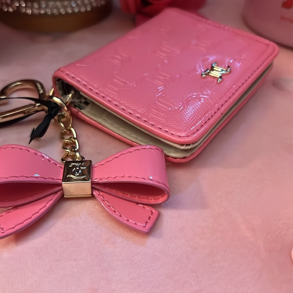🩷🍒Juicy Couture Pink Card Holder with Bow Keychain - Picture 3 of 7